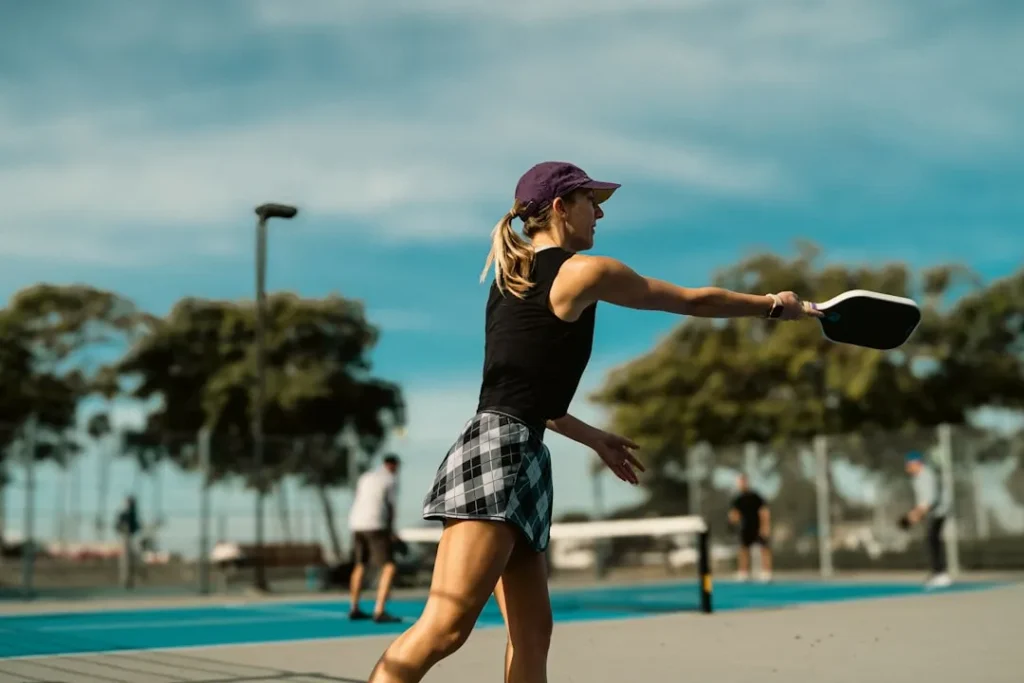 kham pha cam giac tay khi su dung vot six zero trong game pickleball