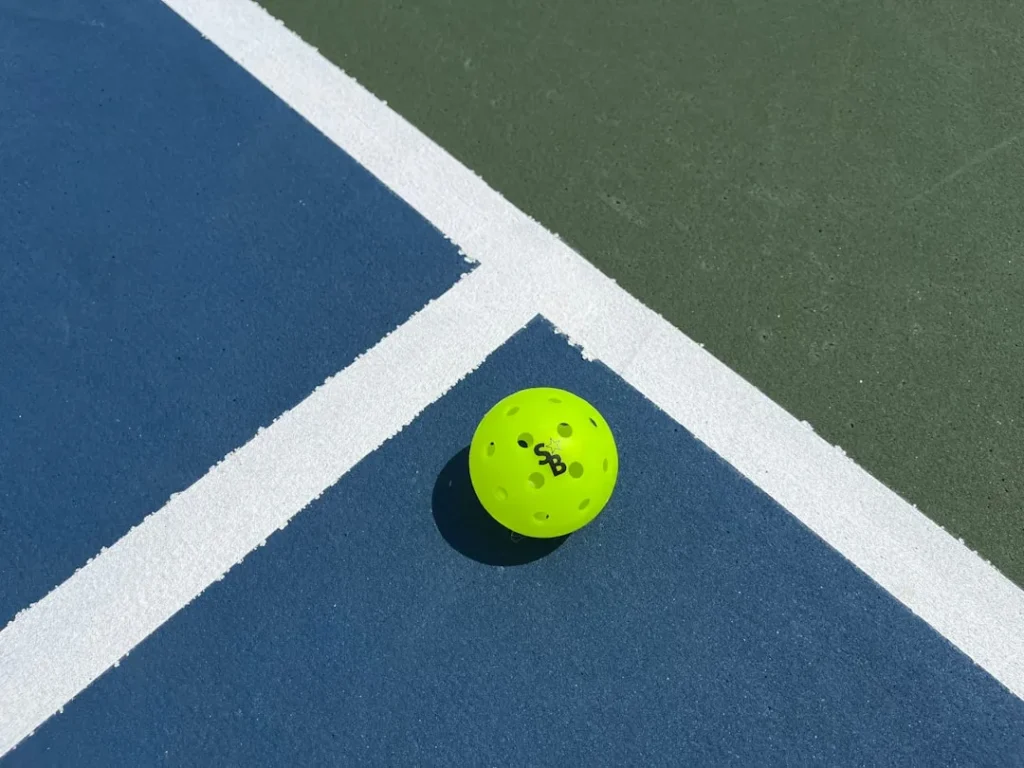 six zero giai ma kha nang tao luc khi smash trong pickleball